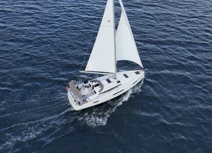 Sailboat Jeanneau Sun Odyssey 44 12.65m