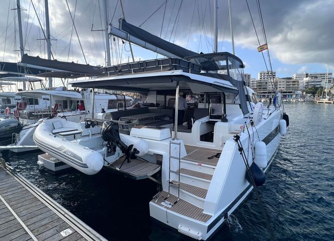 Catamaran FOUNTAINE PAJOT AURA 51-4 CABINS 15.5m