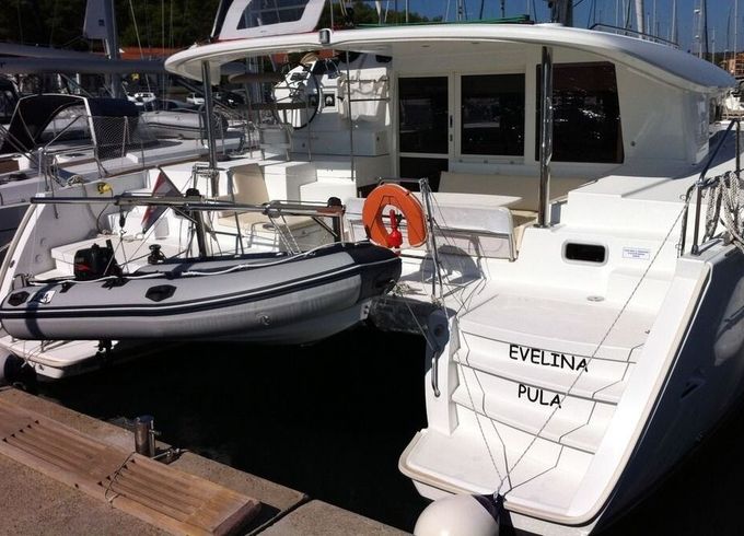 Catamaran LAGOON 400 S2 11m