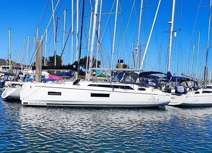 Sailboat Beneteau Oceanis 37.1 Easy Paradise 11.9m