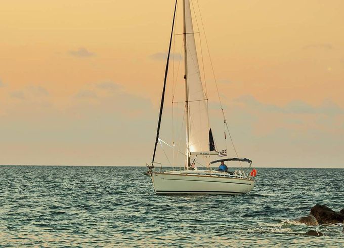 Sailboat BAVARIA 44 13m