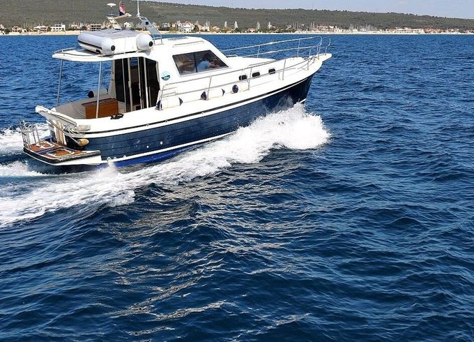 Motorboat SAS VEKTOR Adria 1002 250hp