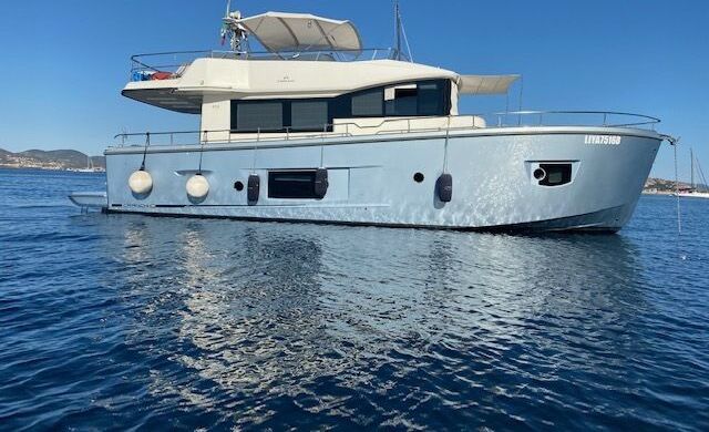 Motor yacht Cranchi Trawler 53 870hp