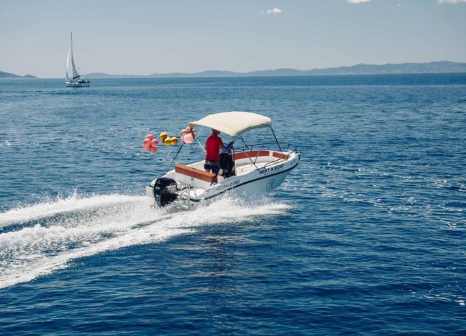 Boat without licence  Nireus 495