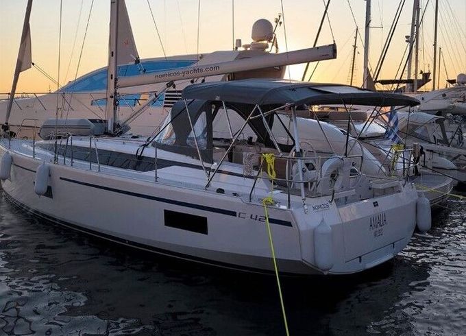 Sailboat Bavaria C42 12m