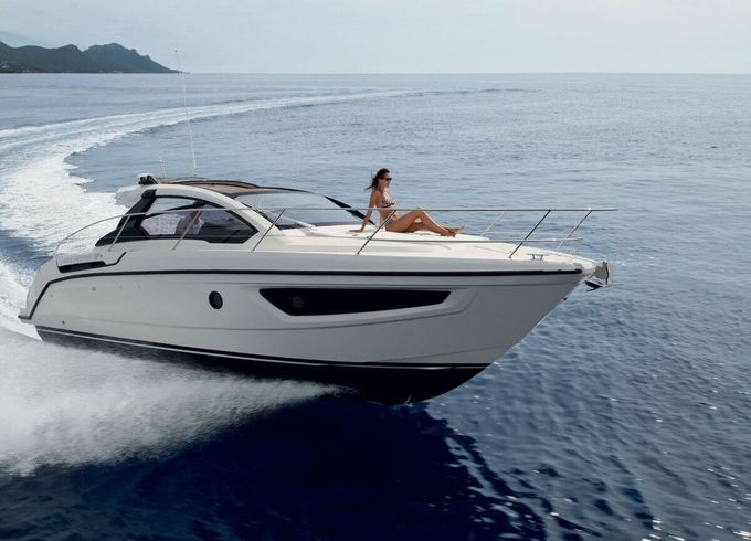 Motorboat Azimut Atlantis 34