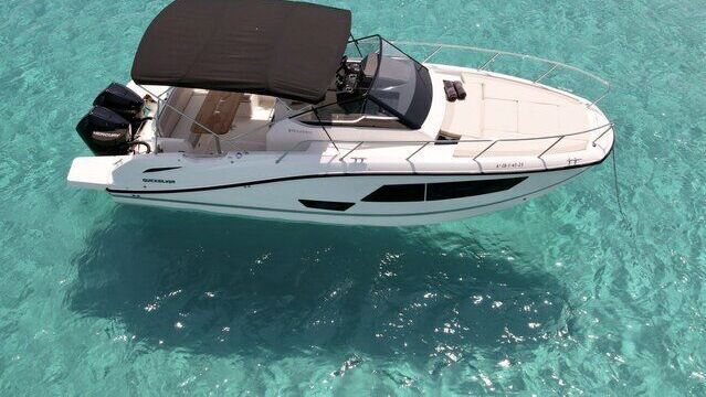 Motorboat Quicksilver 875 Sundeck 400hp
