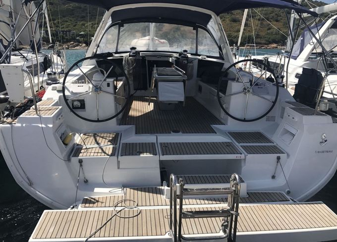 Sailboat BENETEAU OCEANIS 45 13.85m