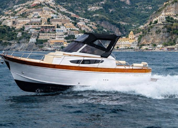 Motorboat gozzo 8,50 mimi 250hp