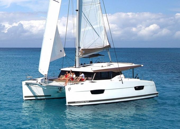 Catamaran FOUNTAINE PAJOT LUCIA 40 11.9m