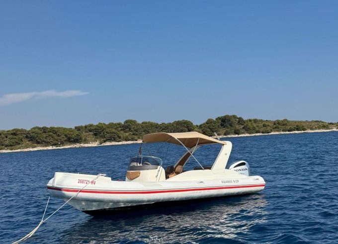 Motorboat AQUAMAX AQUAMAX B23 F 200hp