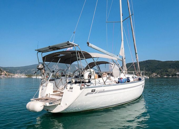 Sailboat Bavaria Cruiser 40 12m