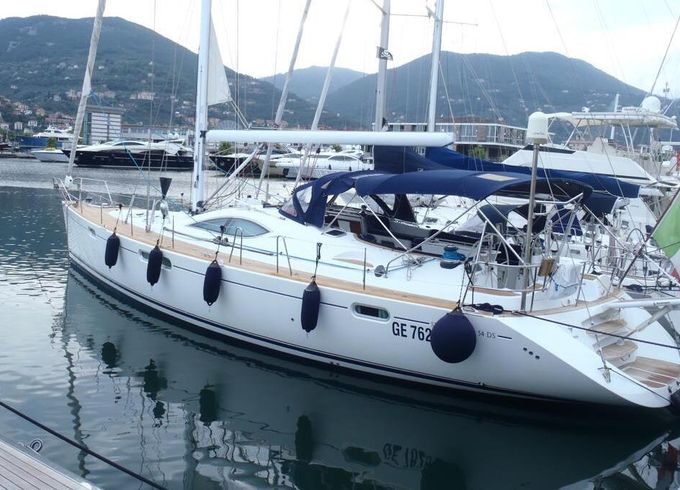 Sailboat Jeanneau 54DS 16.5m