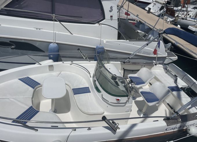 Motorboat B2 Marine Cap Ferret 550 50hp
