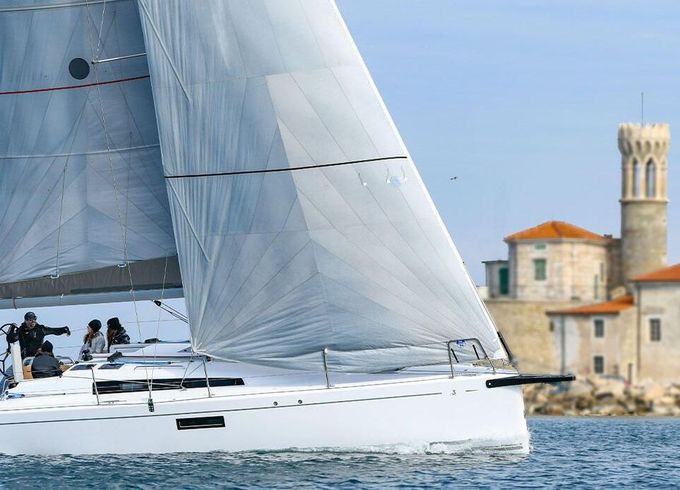 Sailboat Bénéteau First 36 10m