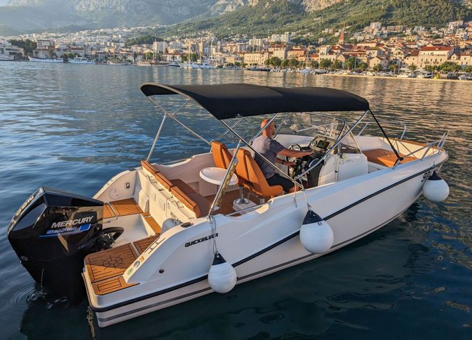Motorboat QUICKSILVER 675 Open 200hp