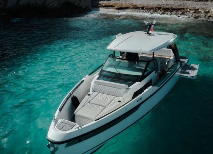 Motor yacht Saxdor 320 GTO 500hp