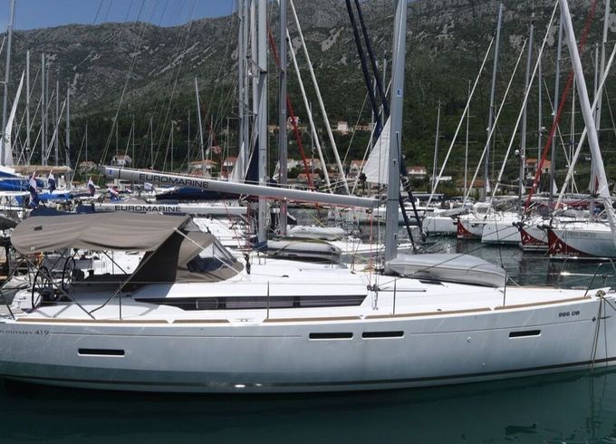Sailboat JEANNEAU SUN ODYSSEY 419 12.76m