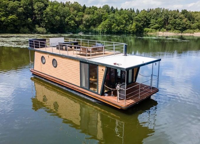 Houseboat WOMA D12