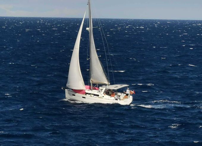 Sailboat BENETEAU OCEANIS 38 11.5m