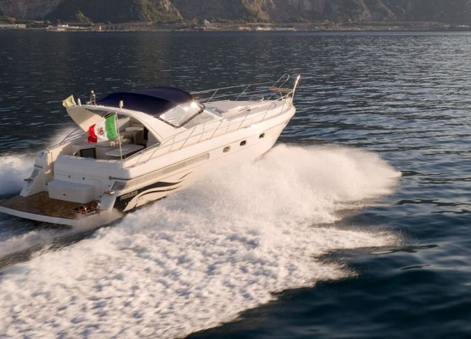 Motorboat Firelane Targa 41 900hp