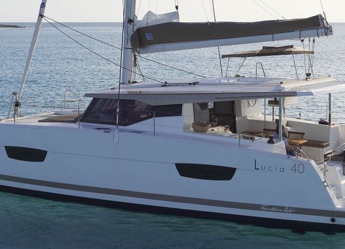 Catamaran FOUNTAINE PAJOT LUCIA 40 11.73m