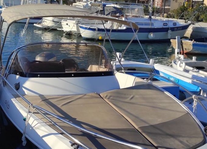 Motorboat Galia Sundeck 630 150hp