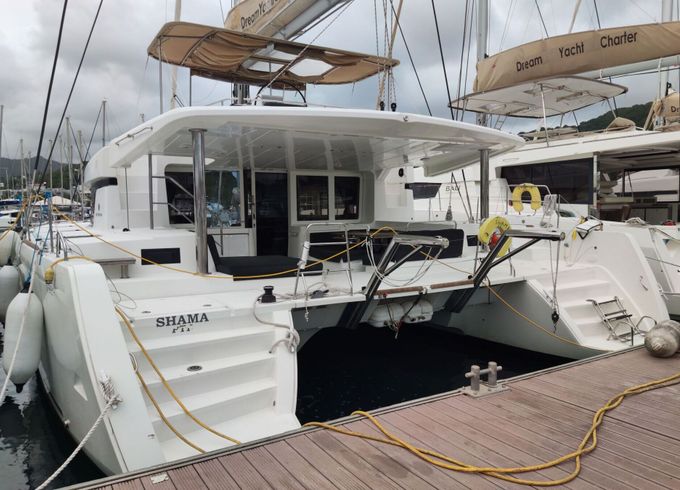 Catamaran Lagoon Lagoon 52 F with watermaker &amp; A/C - PLUS 15.84m