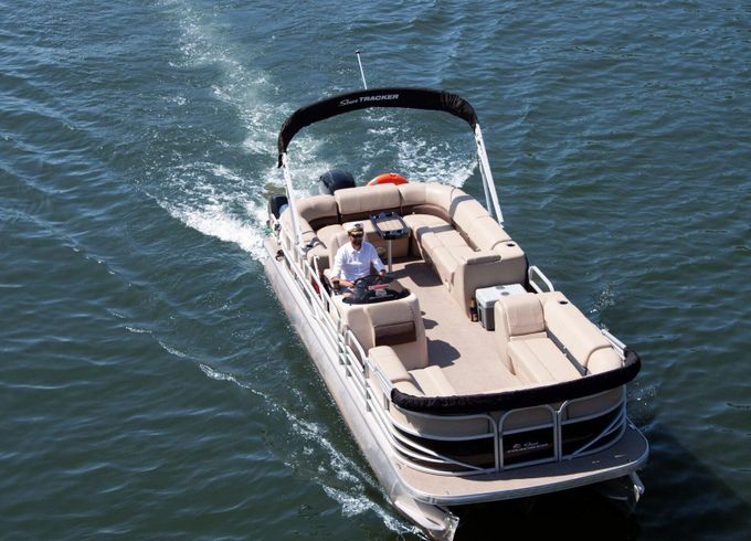 Motorboat Pontoon Boat Suntracker Party Barge 24XP3 150hp