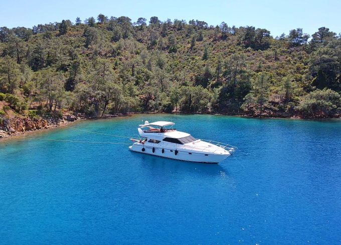 Motor yacht Luxury Motoryacht with a capacity of 6 people 2019 1600hp