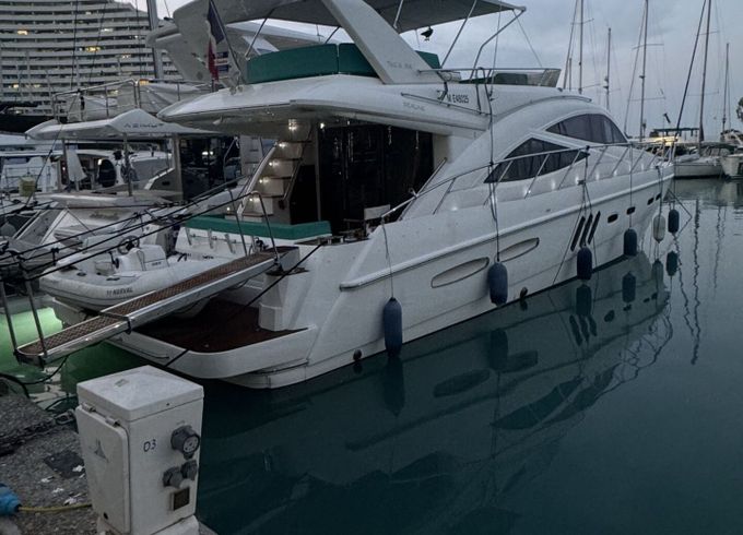 Motorboat SEALINE T60 Aura 1800hp