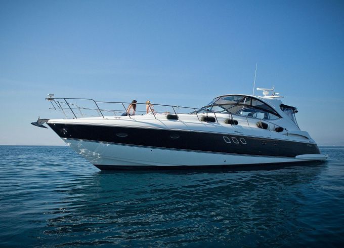 Motorboat Cruiser Yacht 60 1600hp