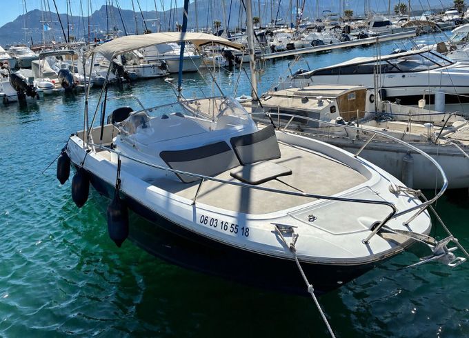Motorboat Jeanneau Cap Camarat 755 Wa 250hp