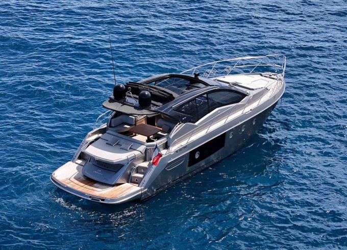 Motor yacht Cranchi M44 800hp