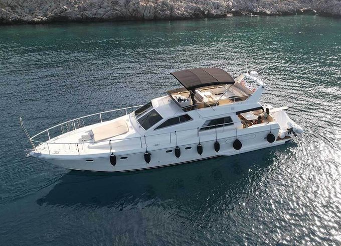 Motor yacht Ferretti Altura 52s 1300hp