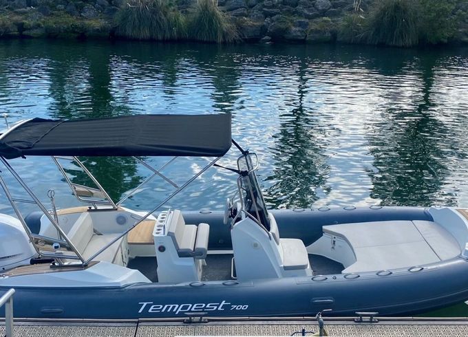 RIB Capelli Tempest 700 Prestige