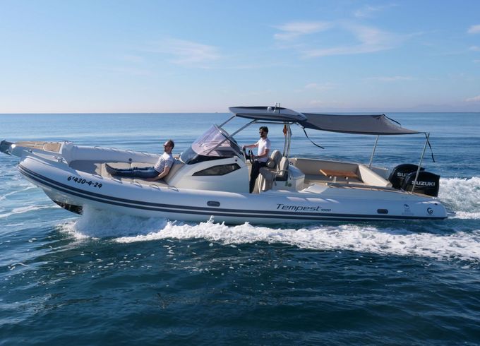 Motorboat Capelli Tempest 1000 400hp