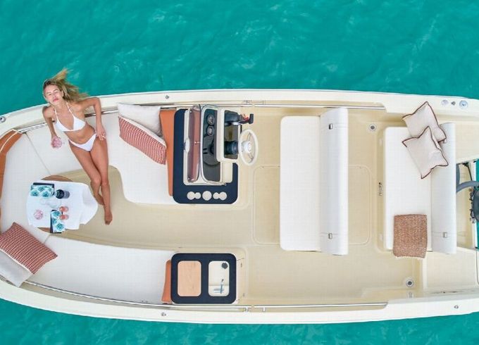 Motorboat INVICTUS INVICTUS 200 84hp