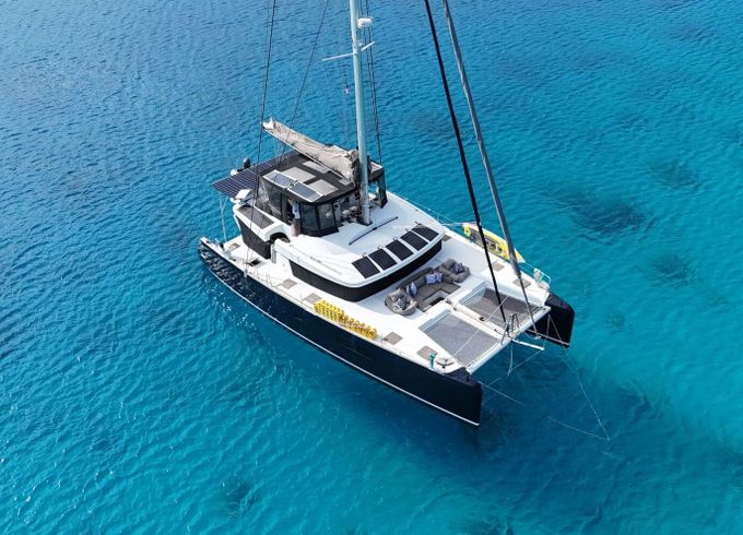 Sailing yacht Lagoon 560 17.07m