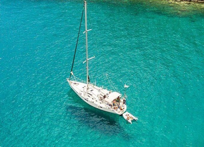 Sailboat Beneteau Oceanis 440 13.7m