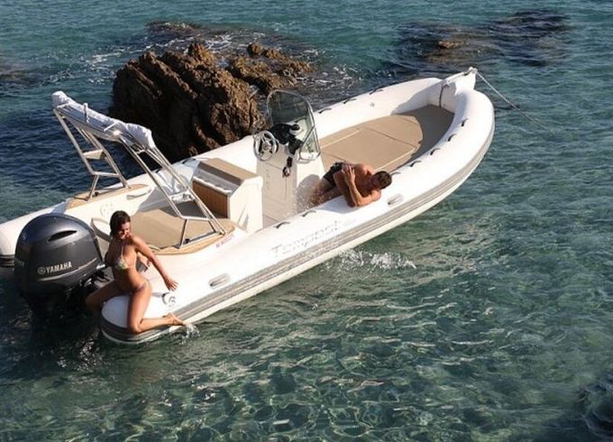 Motorboat Capelli 650 175hp