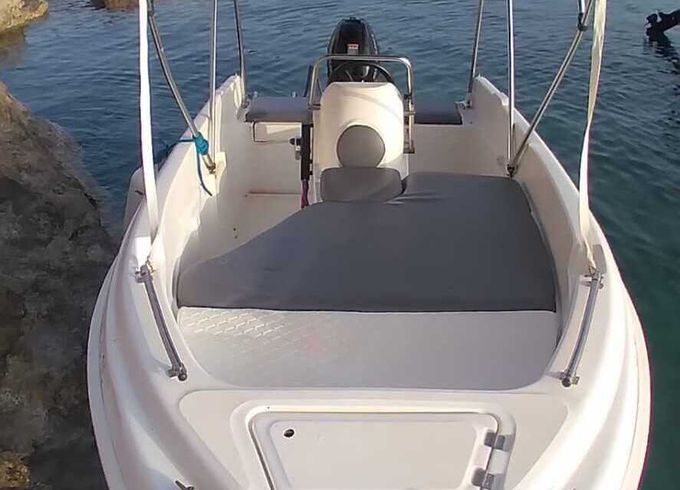 Boat without licence  Compass XT
