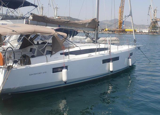 Sailboat Jeanneau Sun Odyssey 410 12.35m