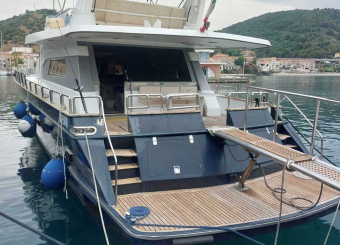 Motor yacht Cantieri di Pisa Akhr 22 2200hp