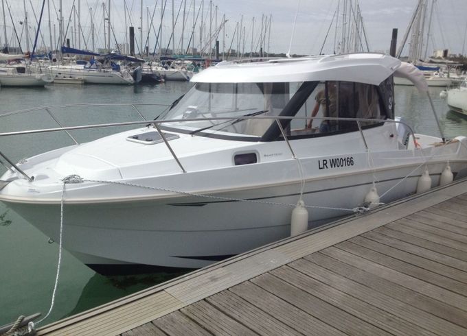 Motorboat BENETEAU ANTARES 780 150hp