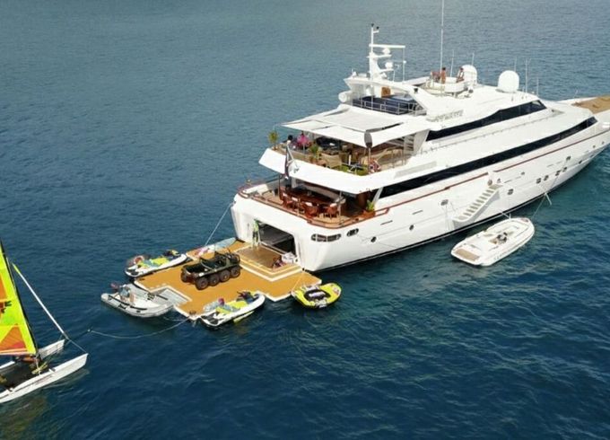 Motor yacht Sunseeker Custom 5624hp