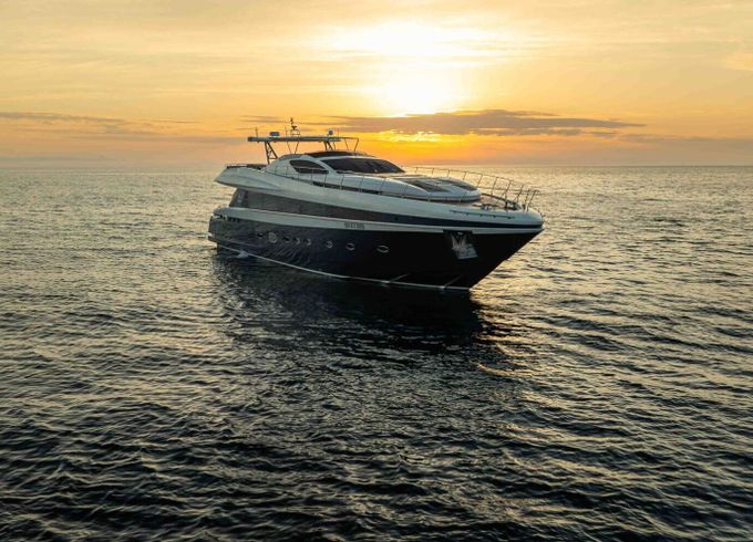 Motor yacht Conam Wide body 75 3140hp