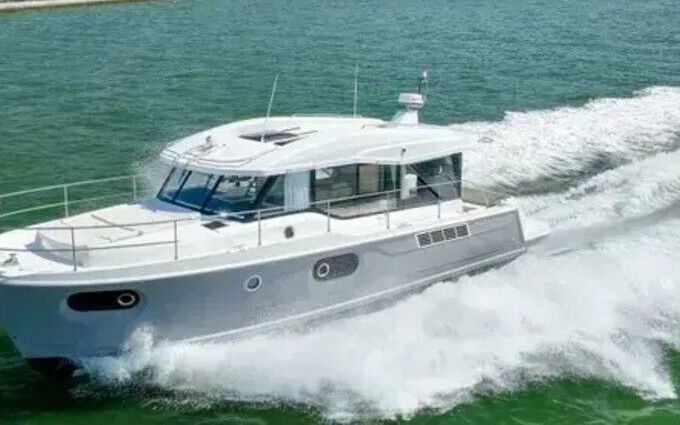 Motorboat Beneteau Swift 41 180hp