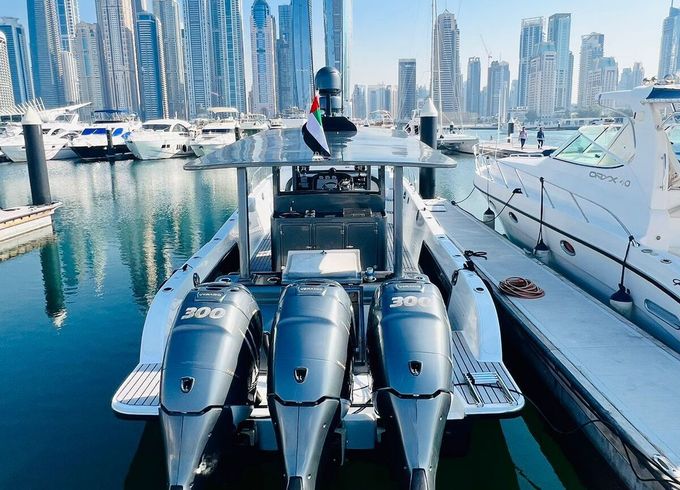 Motorboat Emirates Boat 50ft 1150hp
