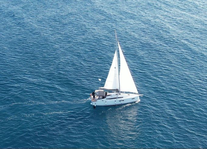 Sailboat Jeanneau Sun odyssey 380 11.57m